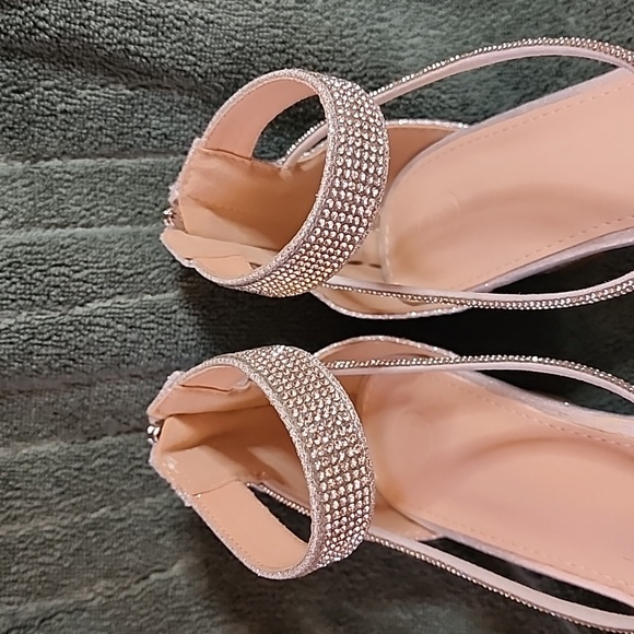 NEW  Silver Sparkle Wedge Sandals - Picture 6 of 9